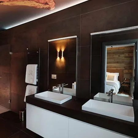 Holiday home (-luxurious Contemporary Mountain Home-) *