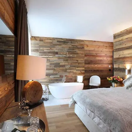 Holiday home (-luxurious Contemporary Mountain Home-)